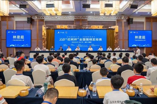 诱抱：床战
